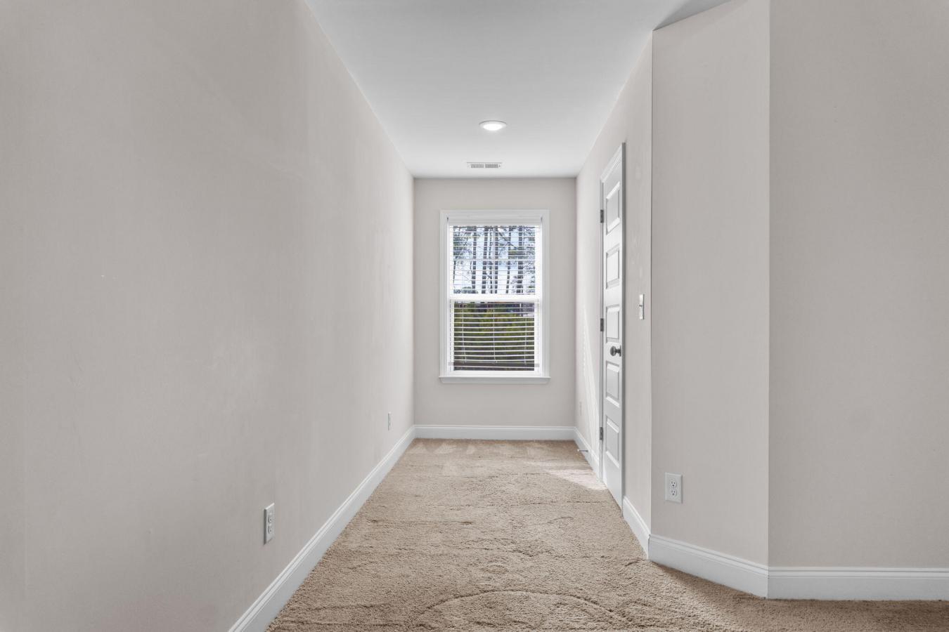 Like-New Luxury Townhome in a Gated Community &amp; Top-Rated Scho – image 17