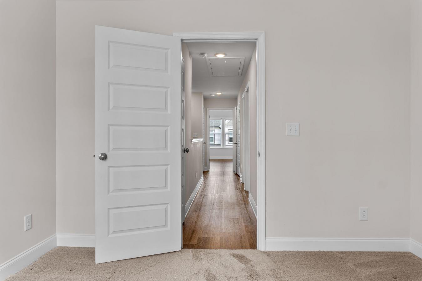 Like-New Luxury Townhome in a Gated Community &amp; Top-Rated Scho – image 20