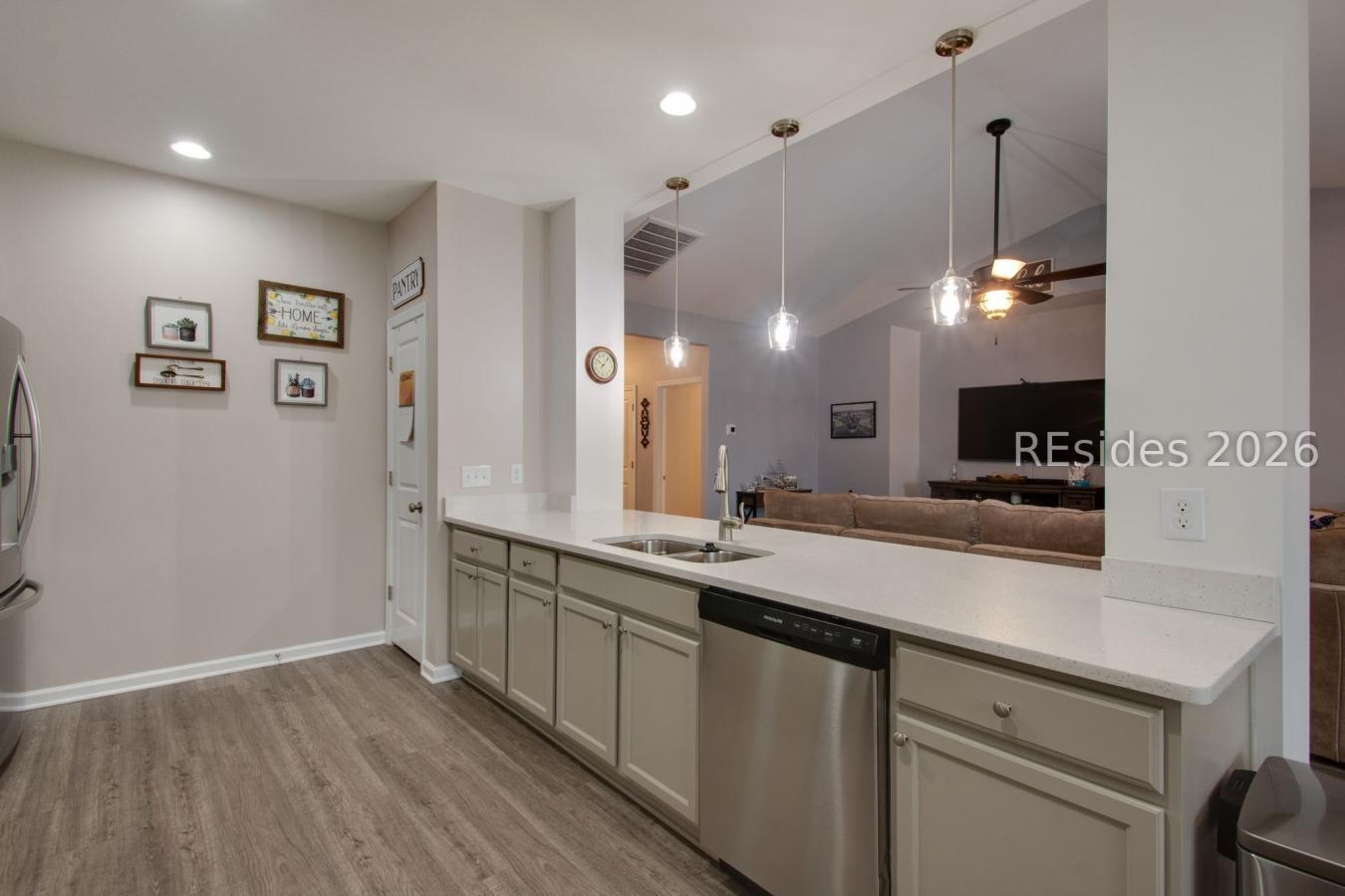 Built in 2020, this Providence model offers true one-level living. Thi – image 11