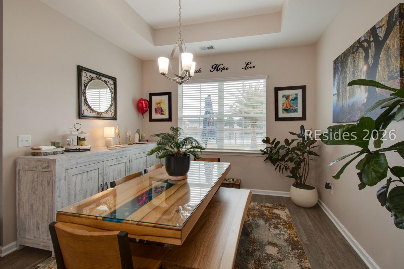 Built in 2020, this Providence model offers true one-level living. Thi – image 14