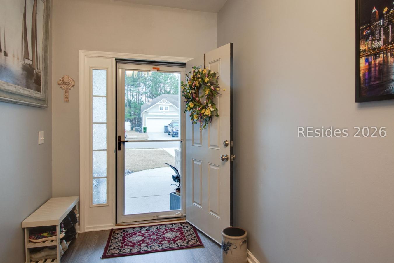 Built in 2020, this Providence model offers true one-level living. Thi – image 6