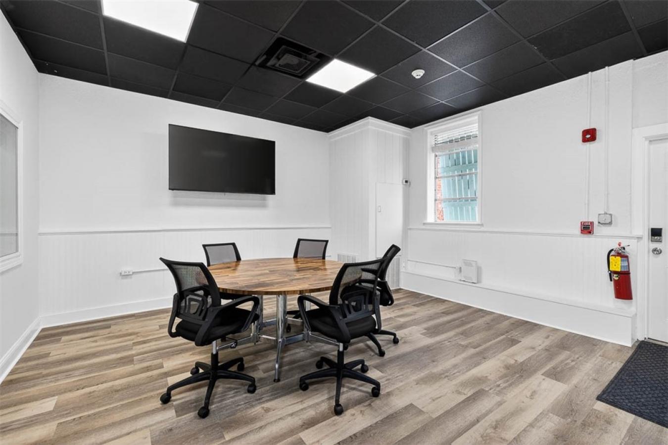 Position your business for success in the heart of downtown Brunswick – image 10