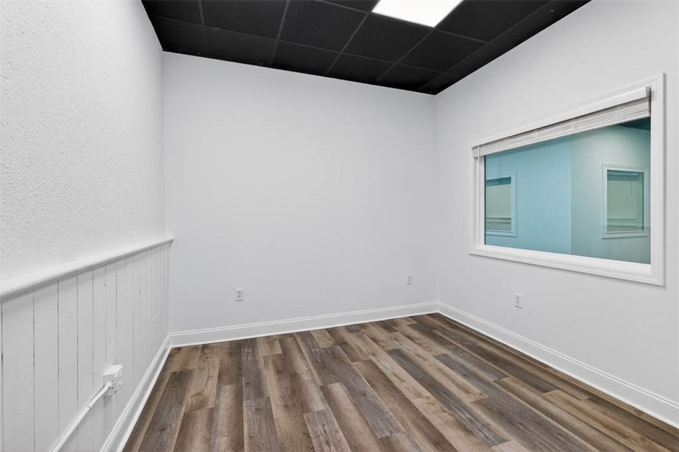 Position your business for success in the heart of downtown Brunswick – image 4