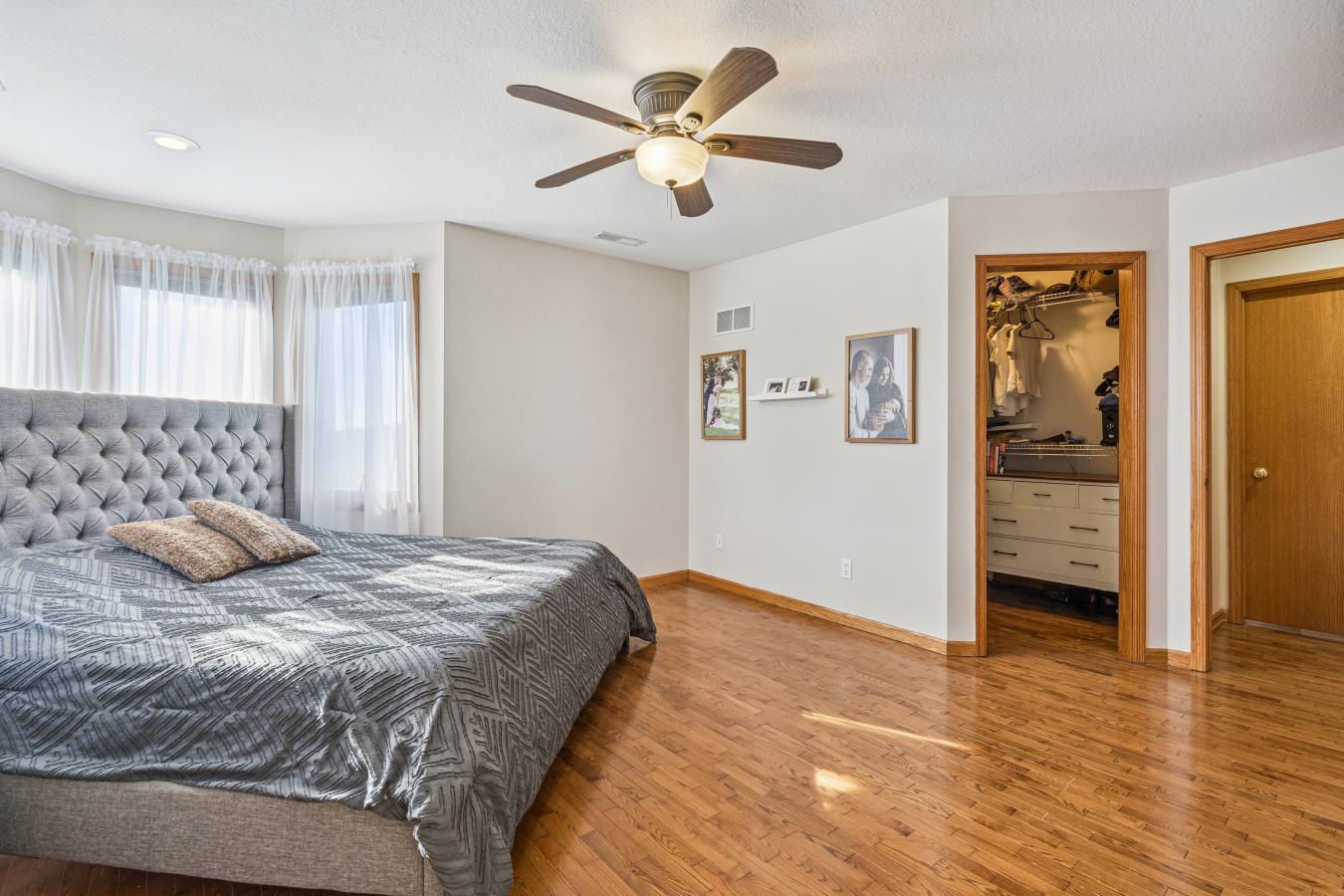 Welcome home to life by the water. Backing to the pond on the south si – image 19