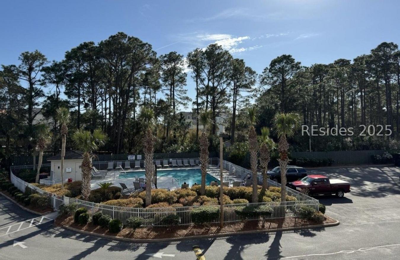 This fully furnished 2BR/2BA second-floor villa in oceanfront Admirals – image 3
