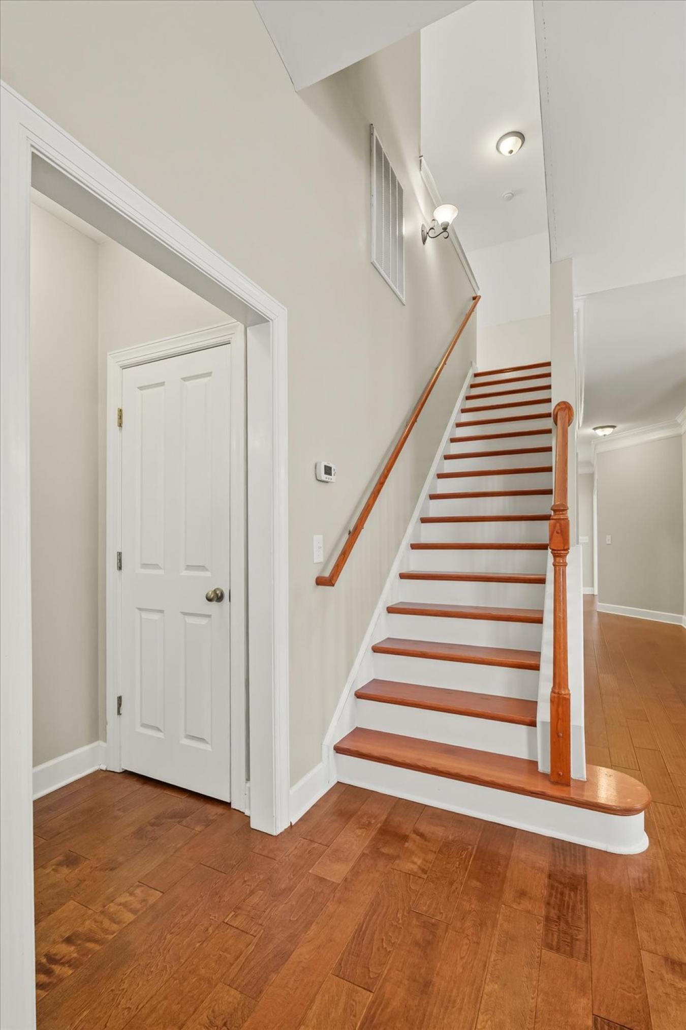 Welcome to the most charming single-story HOME in South Nashville, loc – image 14