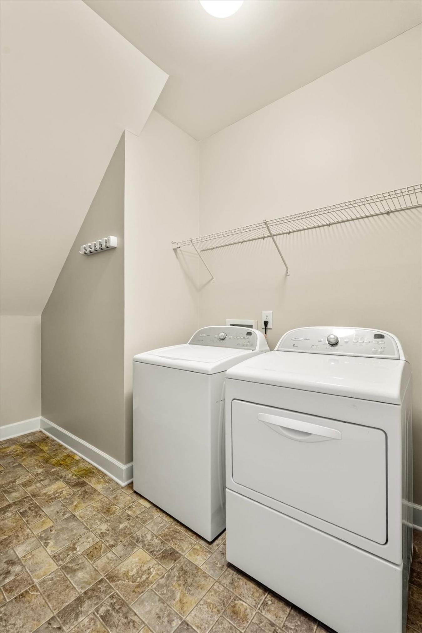 Welcome to the most charming single-story HOME in South Nashville, loc – image 18