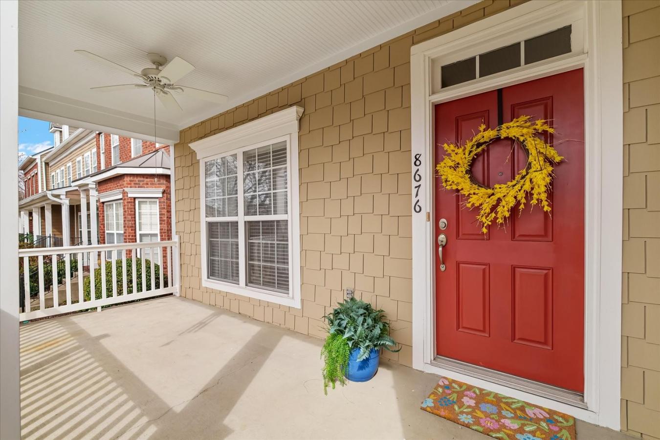 Welcome to the most charming single-story HOME in South Nashville, loc – image 3