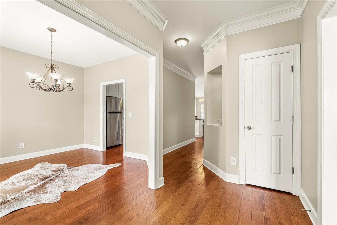 Welcome to the most charming single-story HOME in South Nashville, loc – image 6