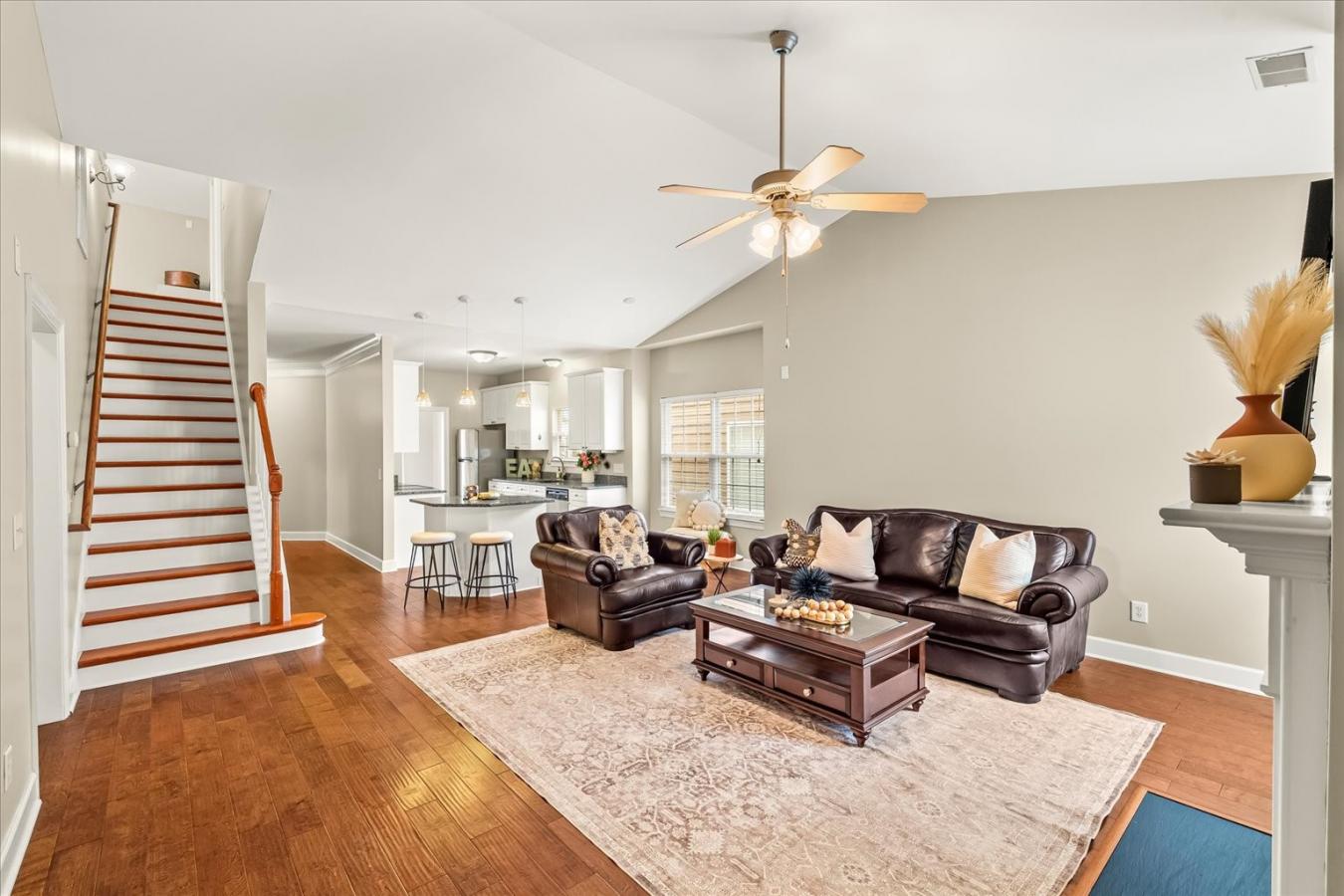 Welcome to the most charming single-story HOME in South Nashville, loc – image 9