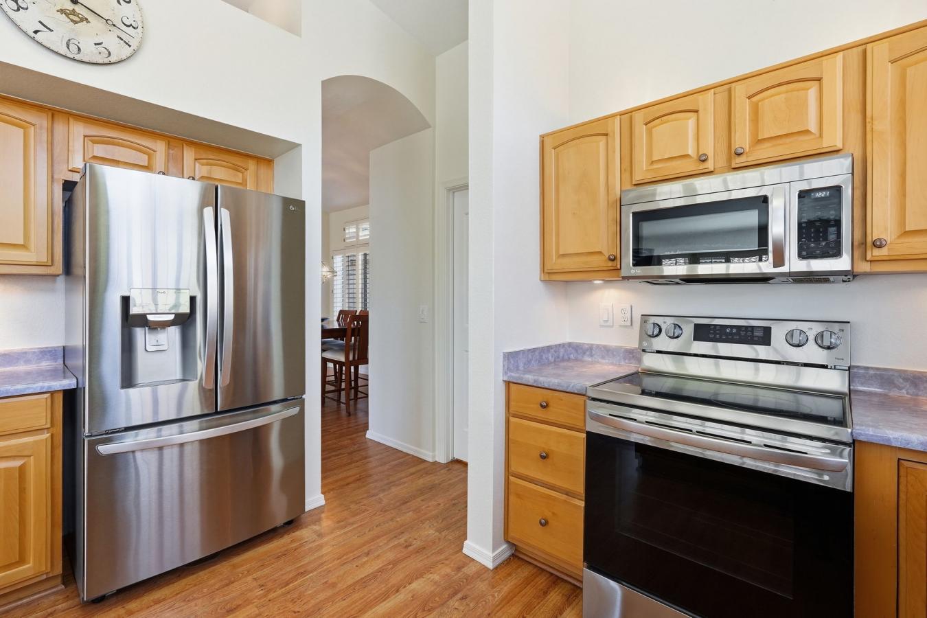 Welcome to this beautifully refreshed 1,883 SF home in the highly desi – image 9