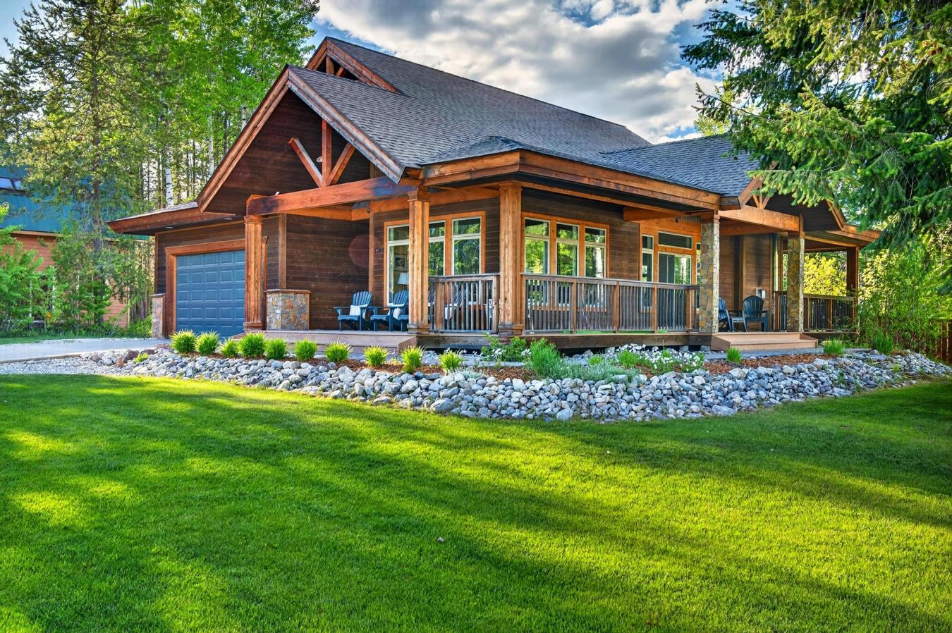 Golden, BC, V0A1H3, Canada, 4 Bedrooms Bedrooms, ,3 BathroomsBathrooms,Residential,For Sale,2024741