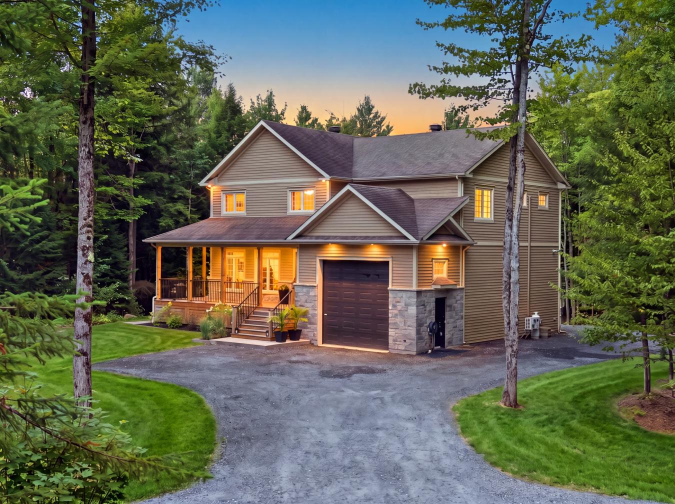 36 Rue des Berges, Ste-Catherine-de-Hatley, Eastern Townships, J0B 1W0, Canada, 3 Bedrooms Bedrooms, ,2 BathroomsBathrooms,Residential,For Sale,36 Rue des Berges,23101021
