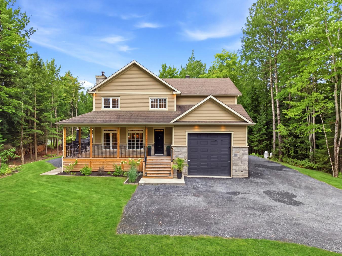 36 Rue des Berges, Ste-Catherine-de-Hatley, Eastern Townships, J0B 1W0, Canada, 3 Bedrooms Bedrooms, ,2 BathroomsBathrooms,Residential,For Sale,36 Rue des Berges,23101021