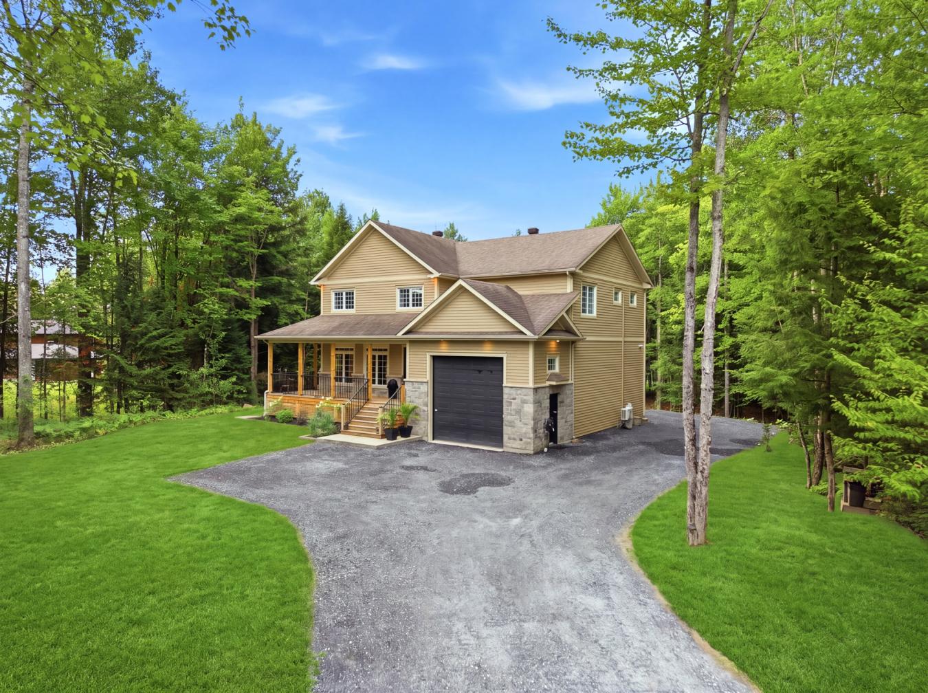 36 Rue des Berges, Ste-Catherine-de-Hatley, Eastern Townships, J0B 1W0, Canada, 3 Bedrooms Bedrooms, ,2 BathroomsBathrooms,Residential,For Sale,36 Rue des Berges,23101021