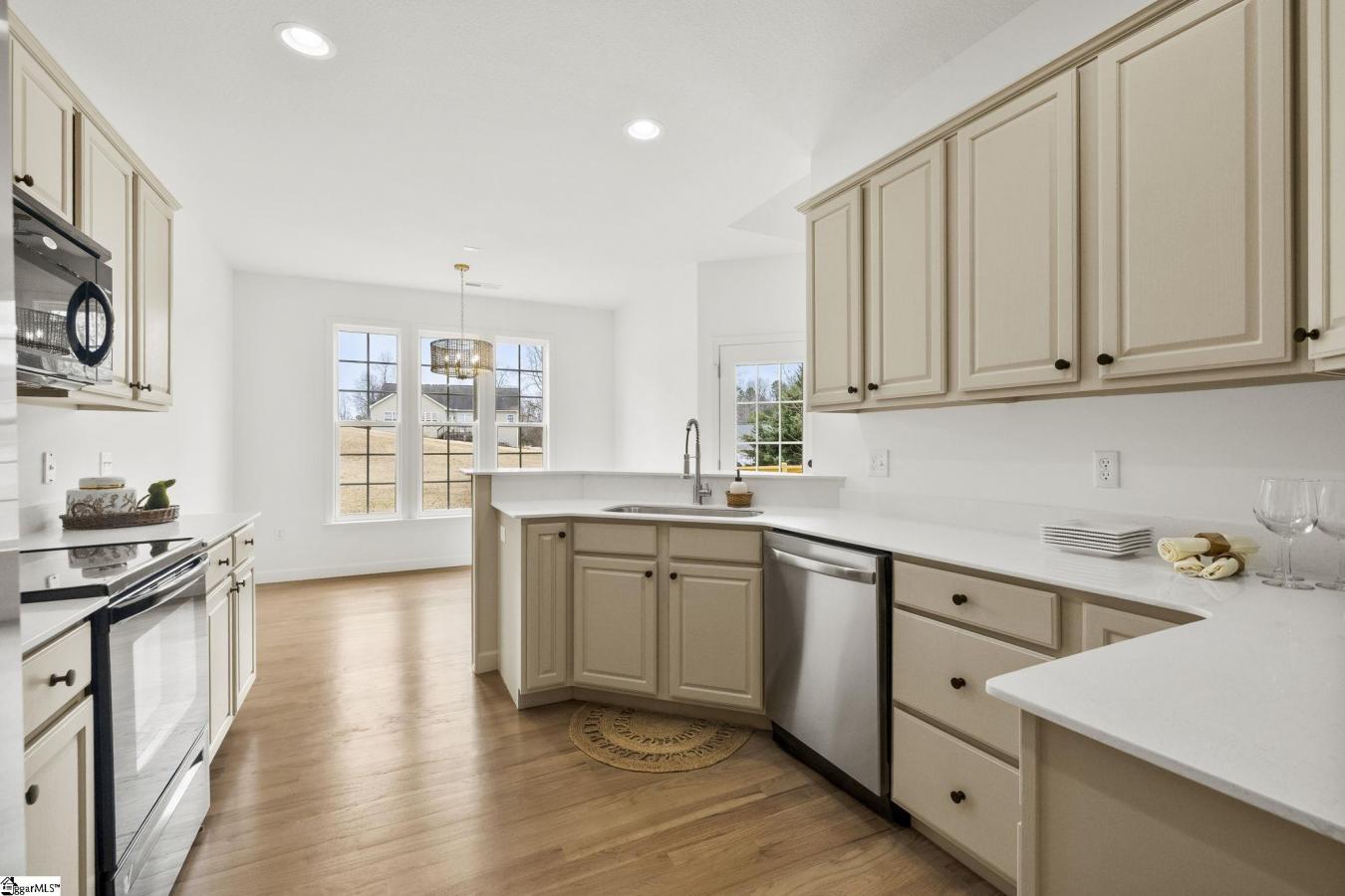 Stunning fully remodeled home in the highly desirable Blue Ridge and G – image 6