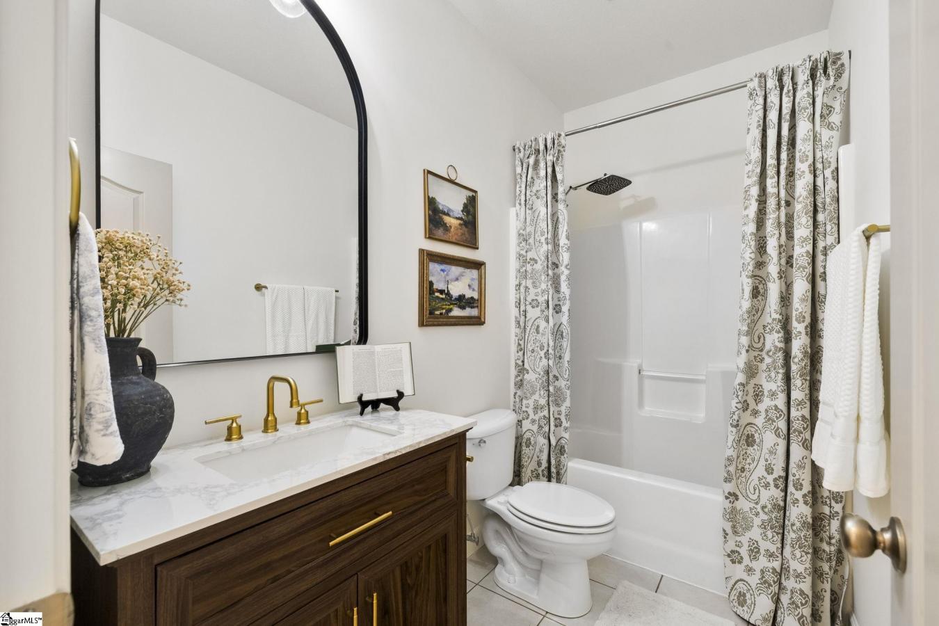 Stunning fully remodeled home in the highly desirable Blue Ridge and G – image 13