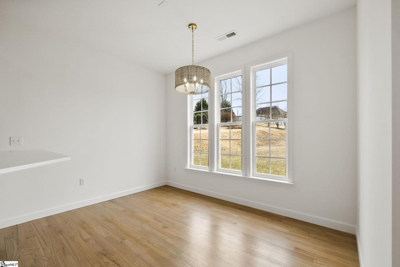 Stunning fully remodeled home in the highly desirable Blue Ridge and G – image 9