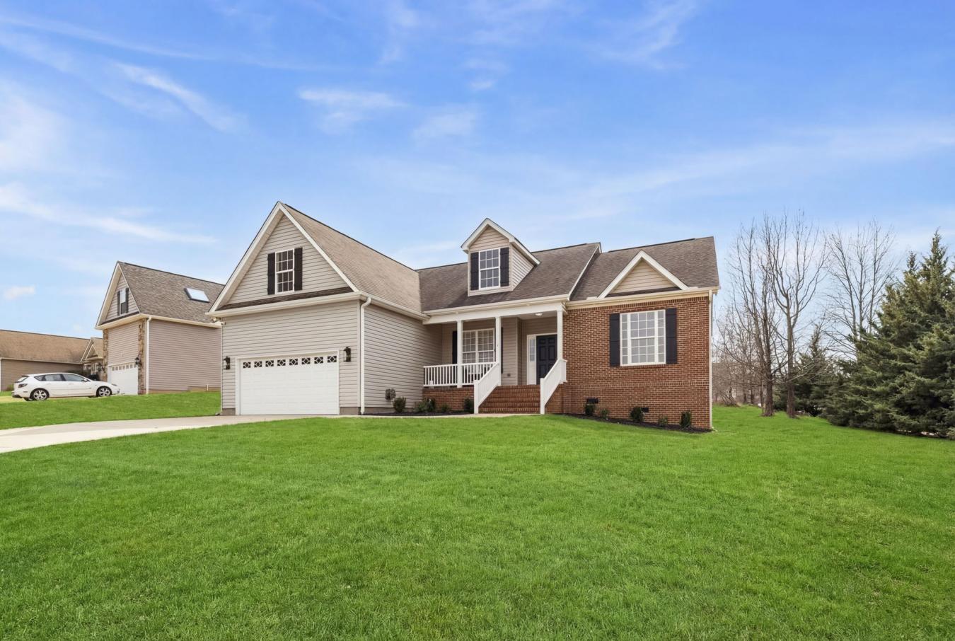 Stunning fully remodeled home in the highly desirable Blue Ridge and G – image 20