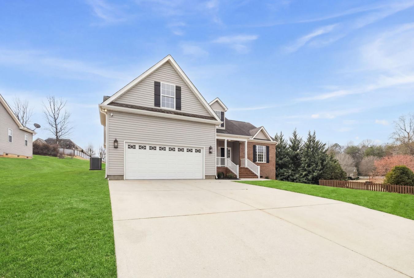 Stunning fully remodeled home in the highly desirable Blue Ridge and G – image 17