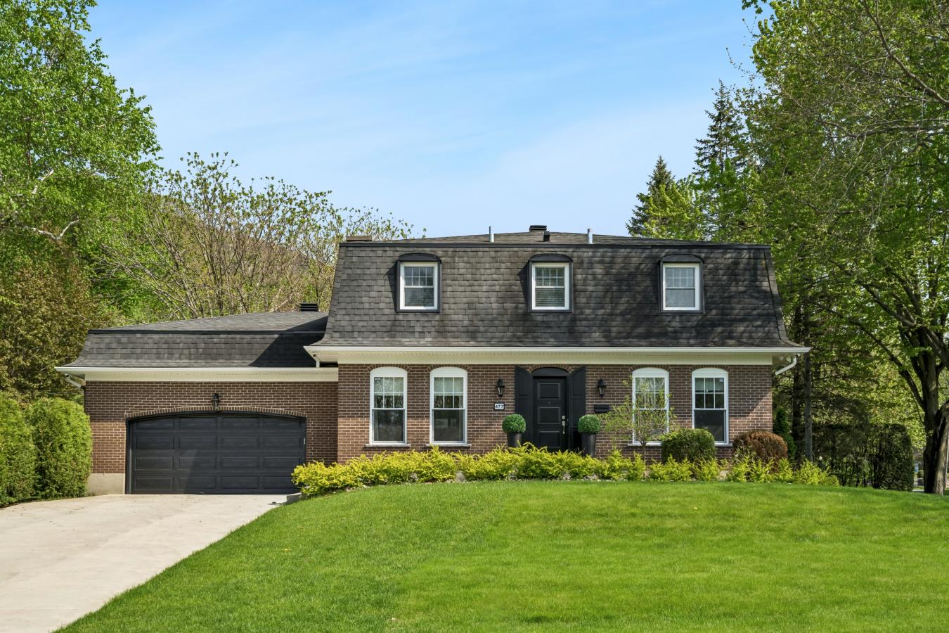 Mont-Saint-Hilaire, QC, J3H2V8, Canada, 5 Bedrooms Bedrooms, ,3 BathroomsBathrooms,Residential,For Sale,2026704