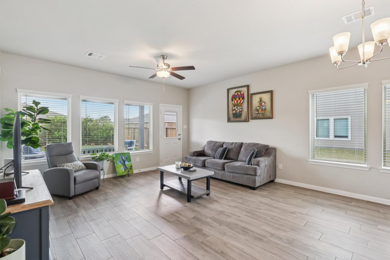 This 4-bedroom, 2.5-bath located in the Enclave at Dobbin community of – image 4