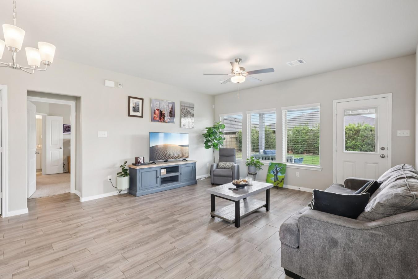 This 4-bedroom, 2.5-bath located in the Enclave at Dobbin community of – image 5