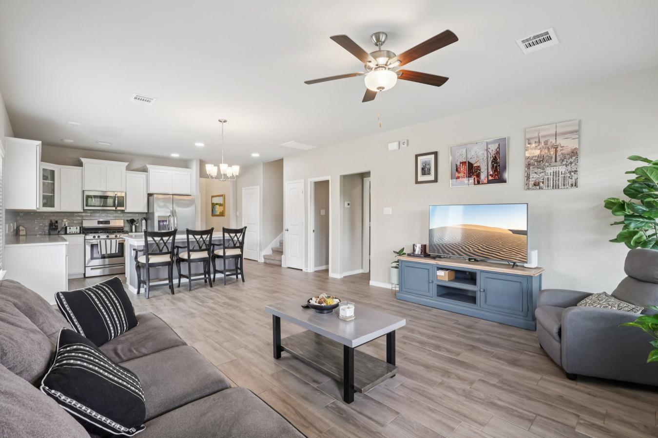This 4-bedroom, 2.5-bath located in the Enclave at Dobbin community of – image 6
