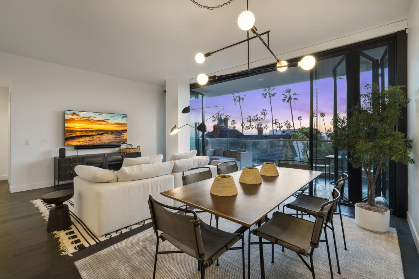 San Diego, San Diego, 92103, United States, 2 Bedrooms Bedrooms, ,2 BathroomsBathrooms,Residential,For Sale,2026640