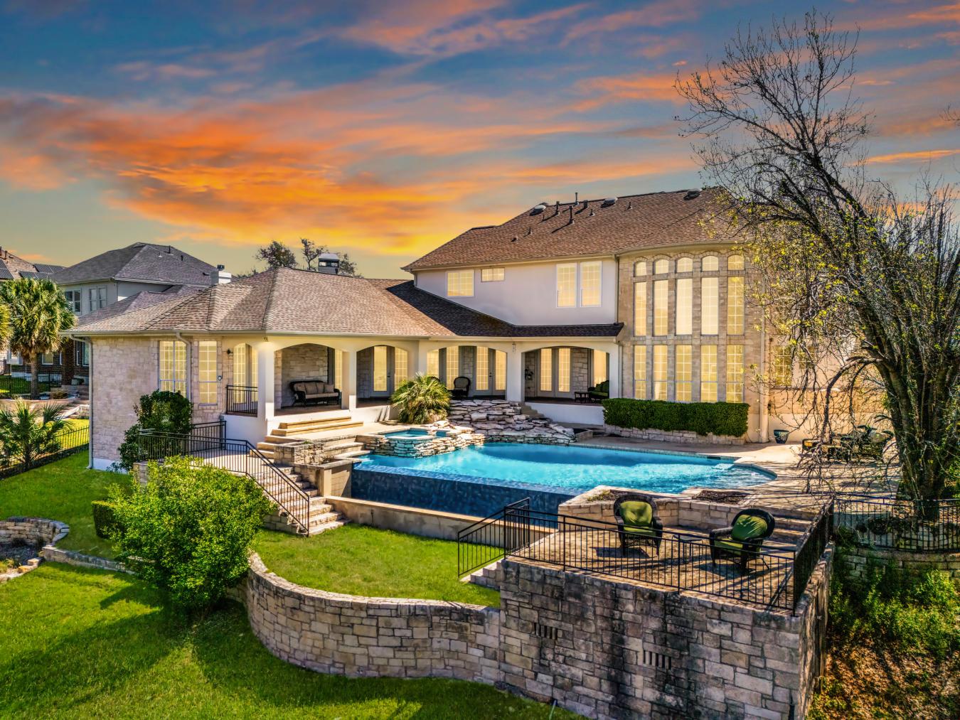 Rare lease opportunity in the highly sought-after River Place communit – image 1