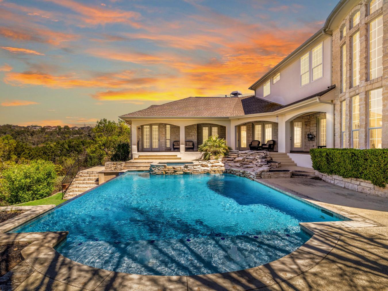 Rare lease opportunity in the highly sought-after River Place communit – image 2