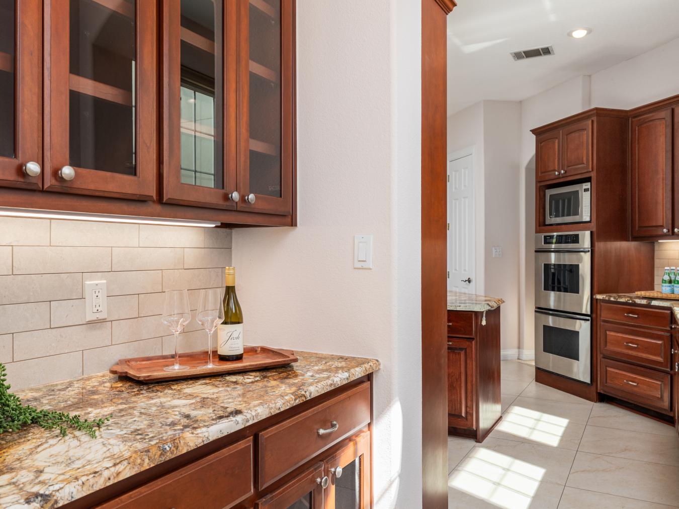 Rare lease opportunity in the highly sought-after River Place communit – image 8