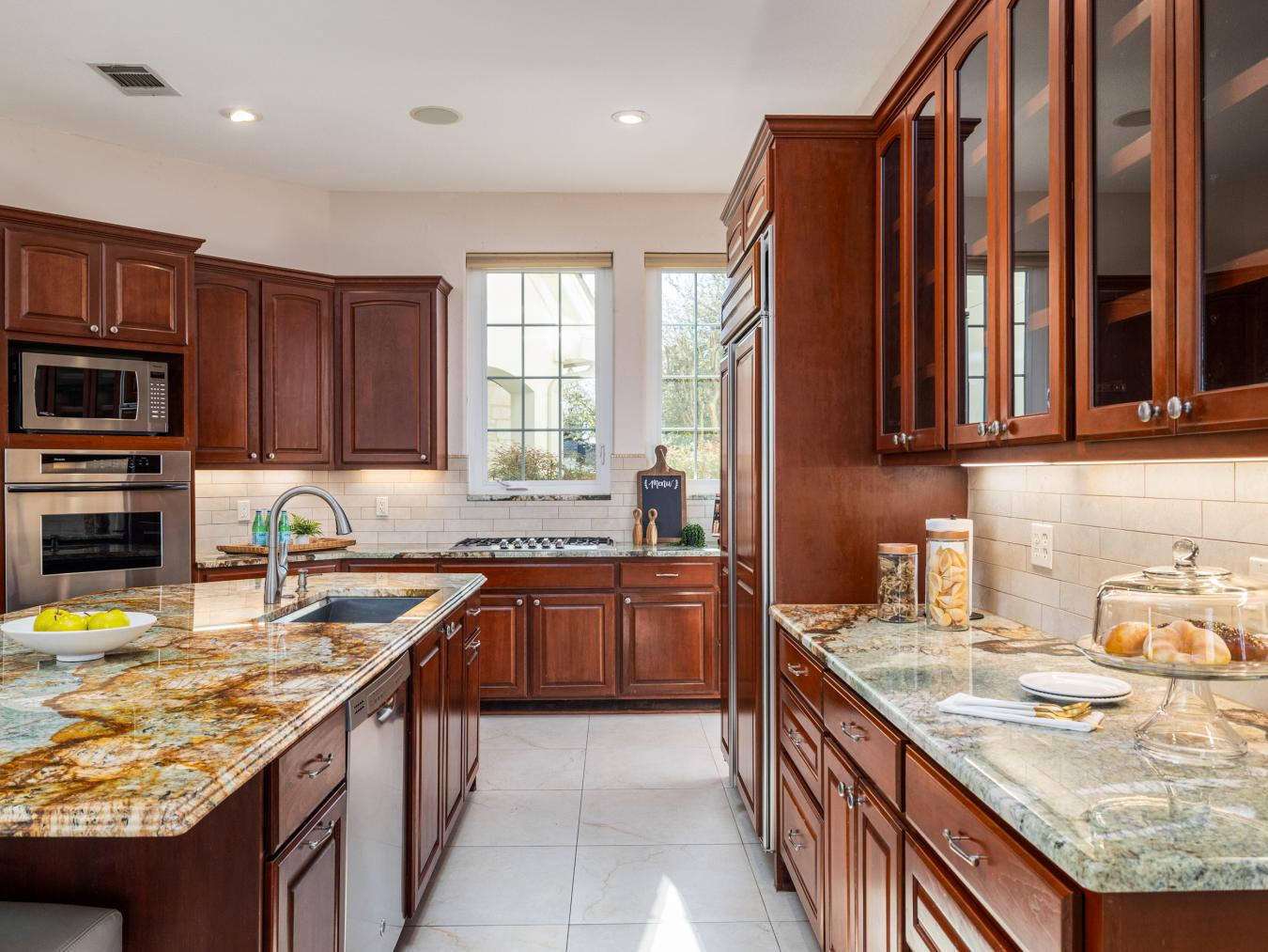 Rare lease opportunity in the highly sought-after River Place communit – image 10