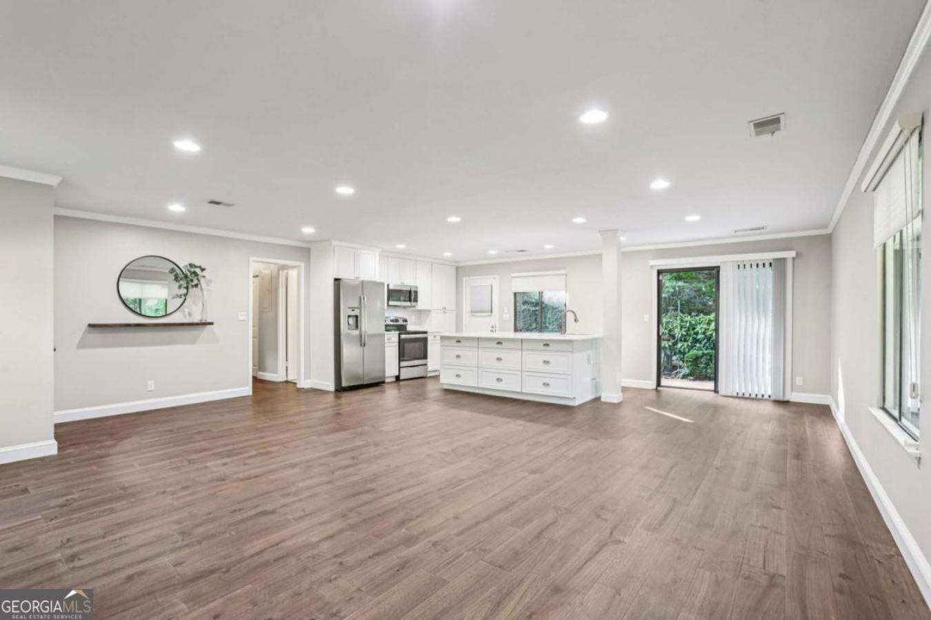 Rare 2-bedroom, 2-bath condo in East Cobb that lives more like a townh – image 10