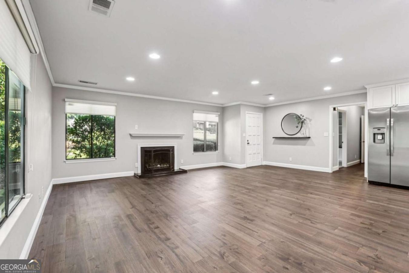 Rare 2-bedroom, 2-bath condo in East Cobb that lives more like a townh – image 11