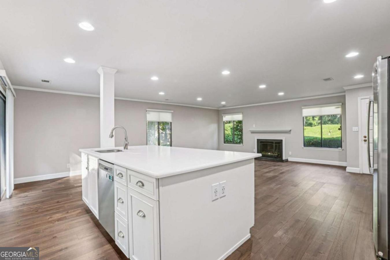 Rare 2-bedroom, 2-bath condo in East Cobb that lives more like a townh – image 13