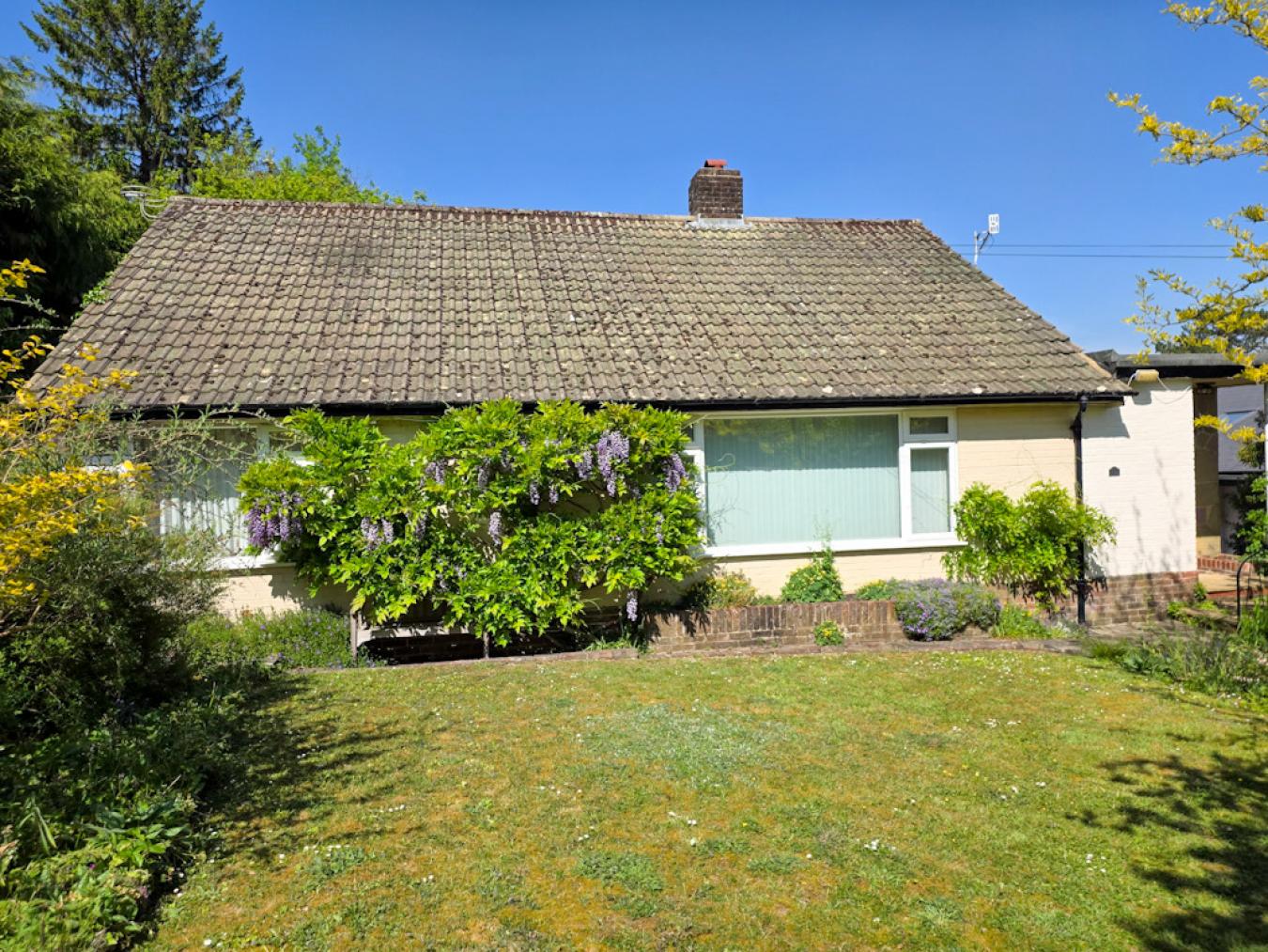 Harestone Lane, Caterham, Surrey, CR3 6BD, United Kingdom, 4 Bedrooms Bedrooms, ,2 BathroomsBathrooms,Residential,For Sale,Harestone Lane,224753