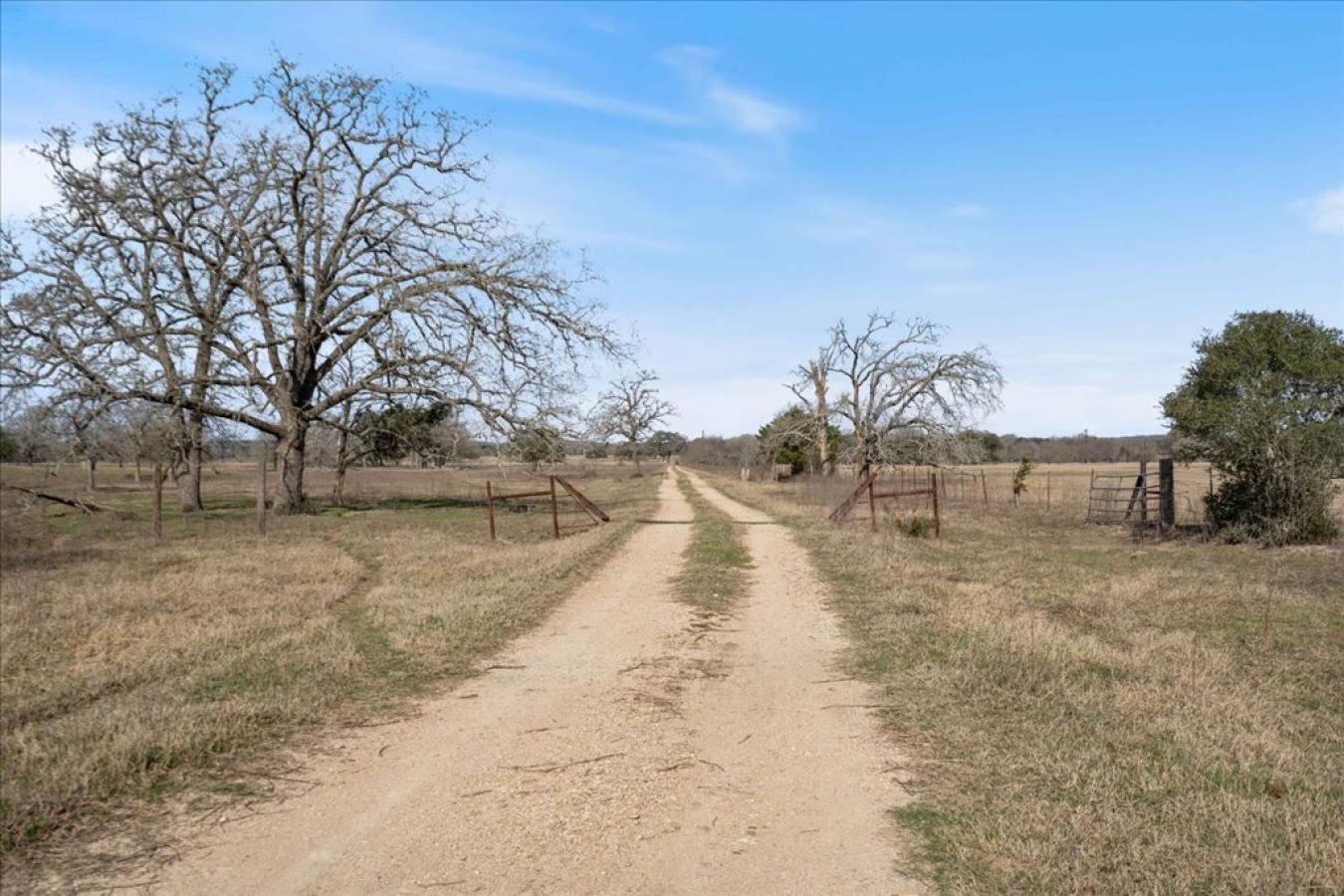4504 State Highway 304, Rosanky, Caldwell, 78953, United States, ,Residential,For Sale,4504 State Highway 304,9937352