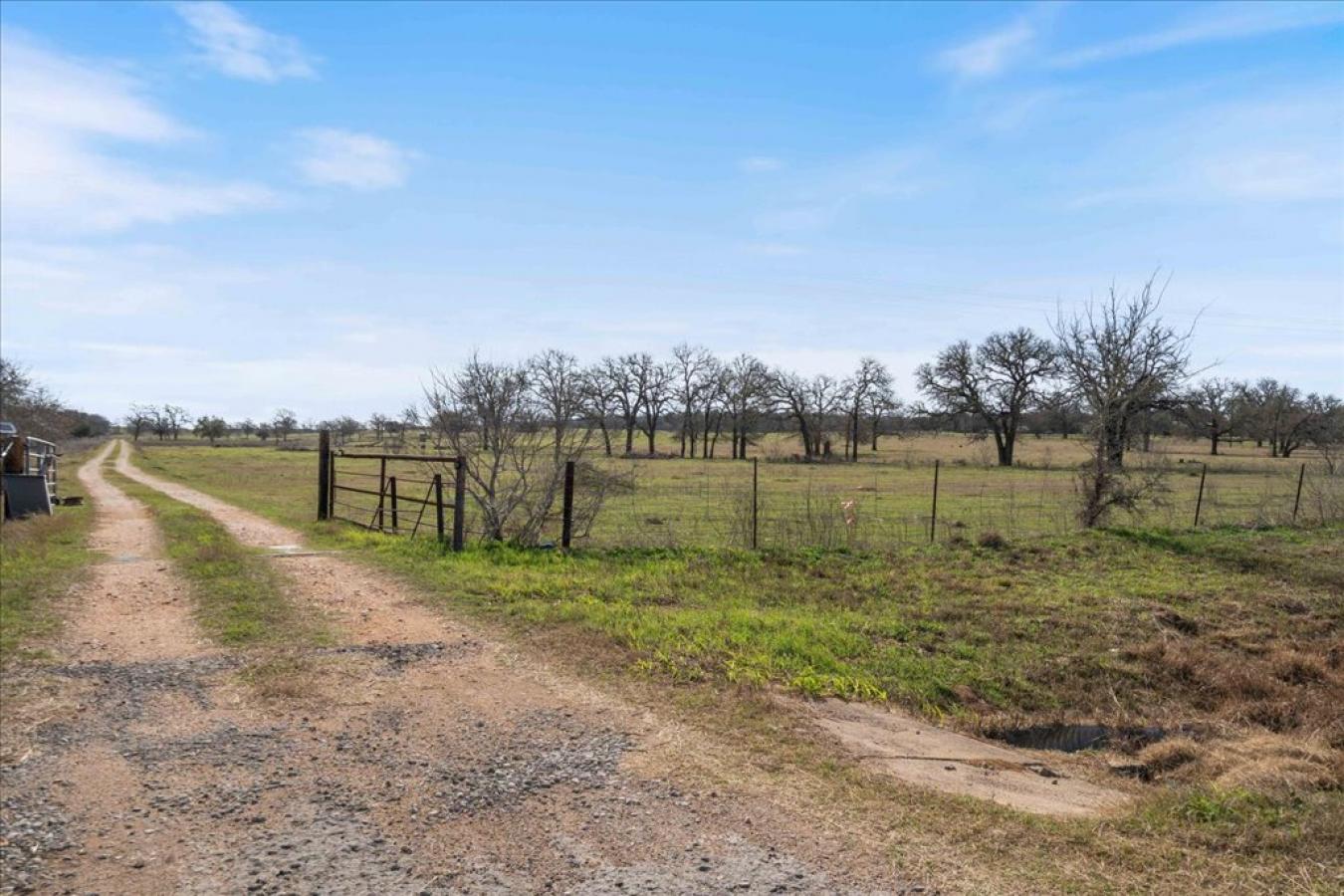 4504 State Highway 304, Rosanky, Caldwell, 78953, United States, ,Residential,For Sale,4504 State Highway 304,9937352