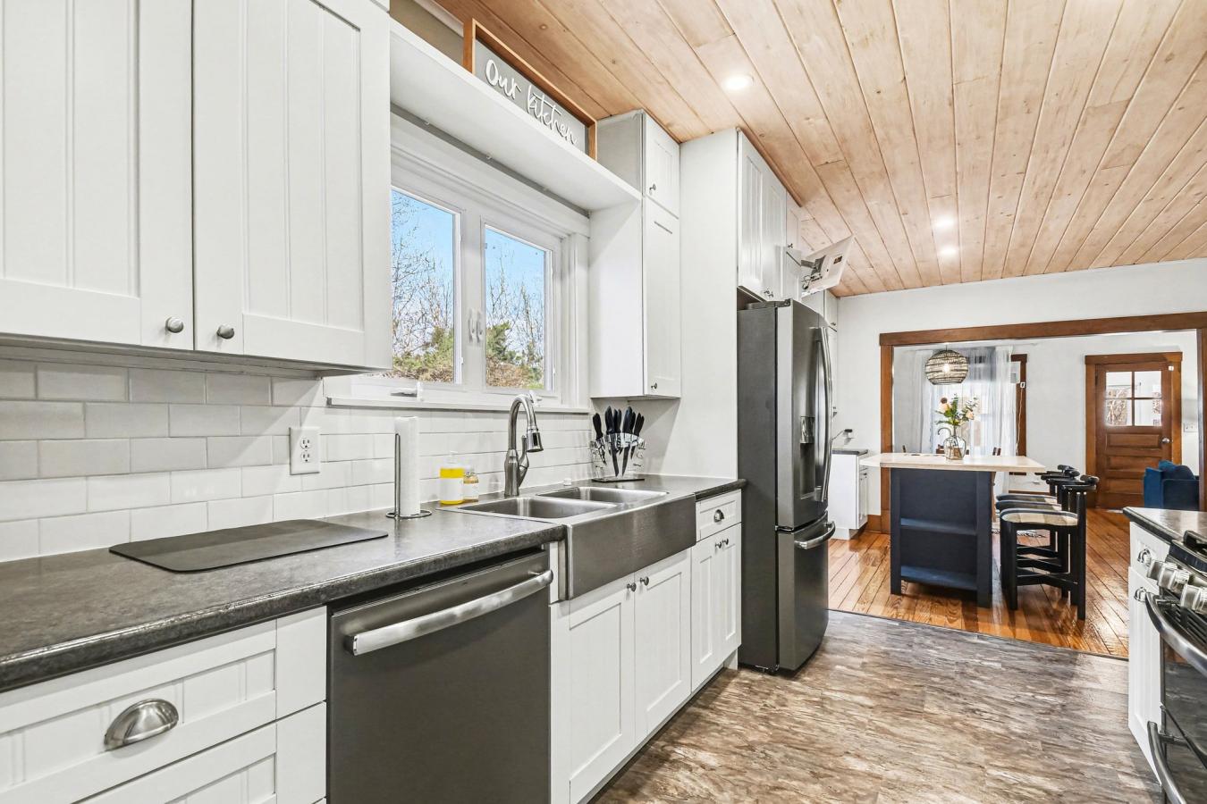 7241 101st Avenue, South Haven, MI, 49090, United States, 5 Bedrooms Bedrooms, ,2 BathroomsBathrooms,Residential,For Sale,7241 101st Avenue,26011243