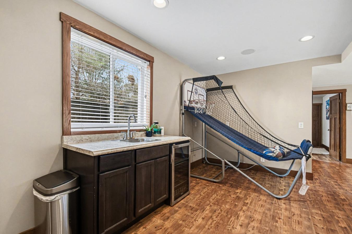7241 101st Avenue, South Haven, MI, 49090, United States, 5 Bedrooms Bedrooms, ,2 BathroomsBathrooms,Residential,For Sale,7241 101st Avenue,26011243
