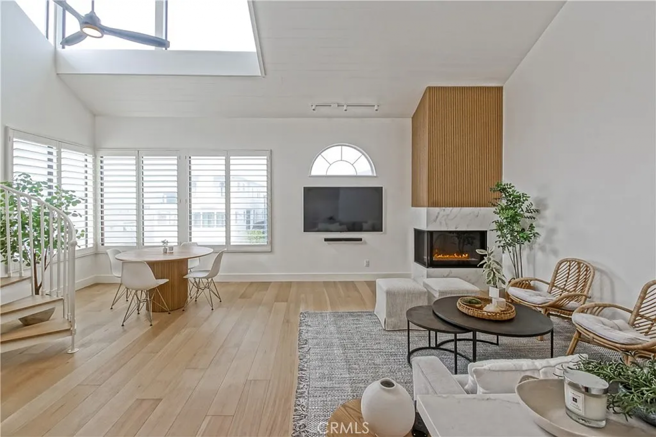 Welcome to the definition of California cool. 320 Marine Ave is where – image 7