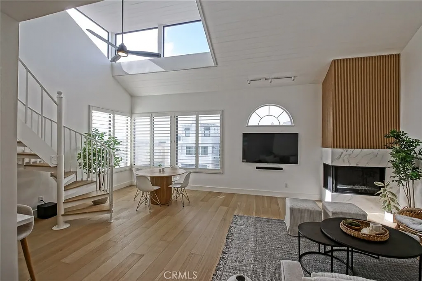 Welcome to the definition of California cool. 320 Marine Ave is where – image 11