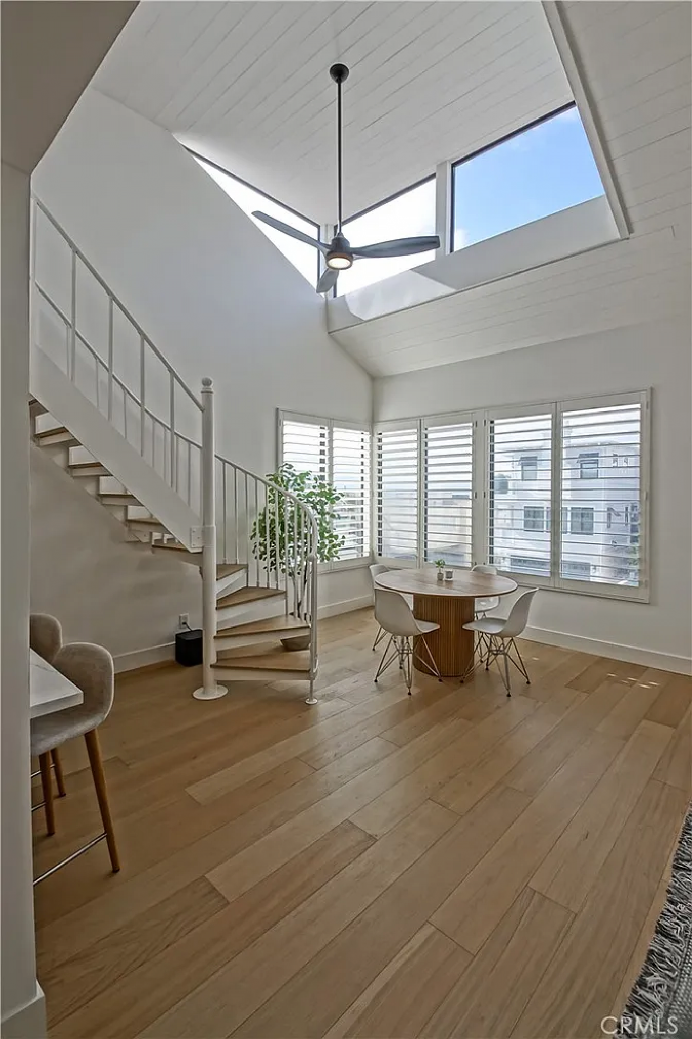 Welcome to the definition of California cool. 320 Marine Ave is where – image 14