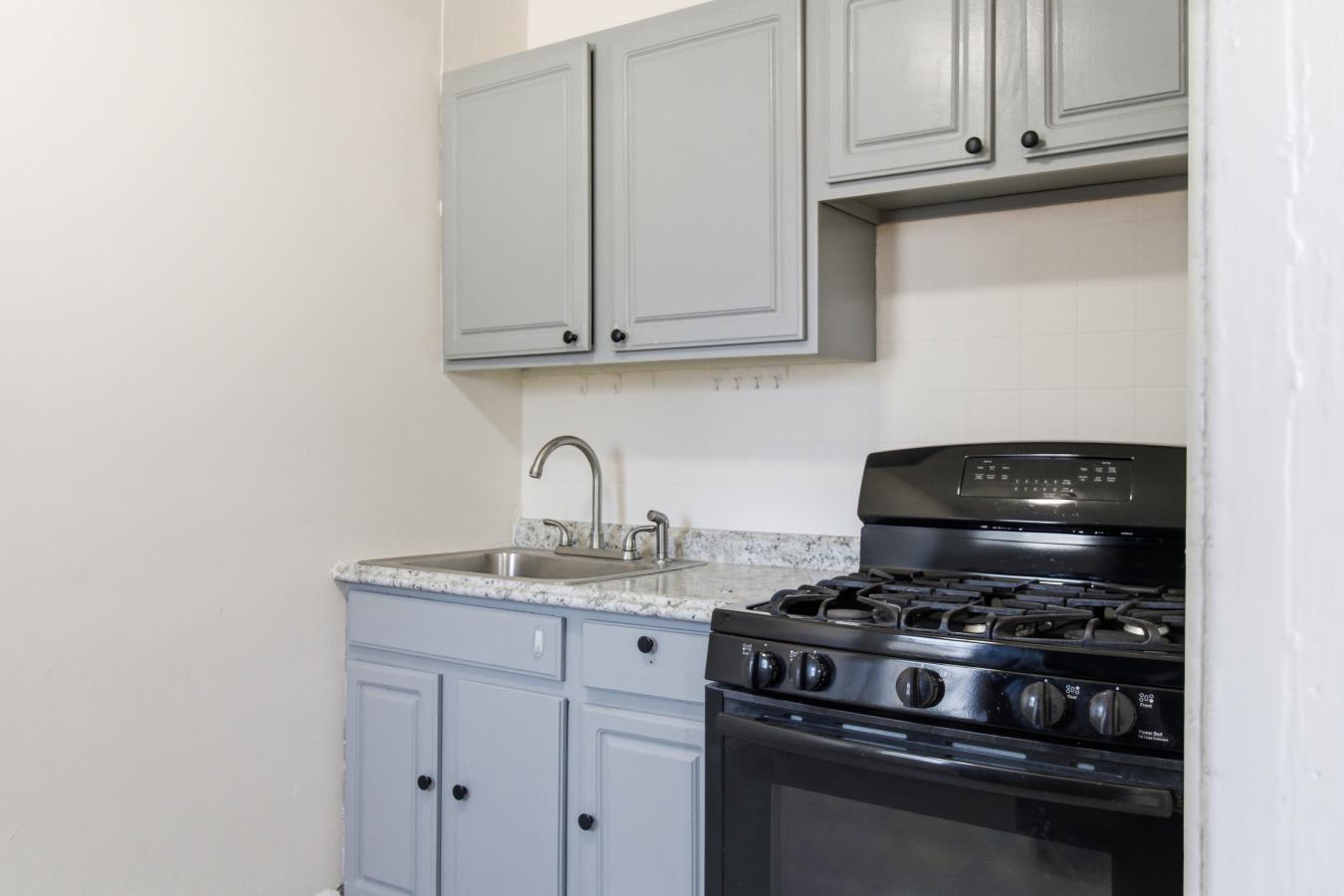 Welcome to this well-maintained home conveniently located in Baltimore – image 3