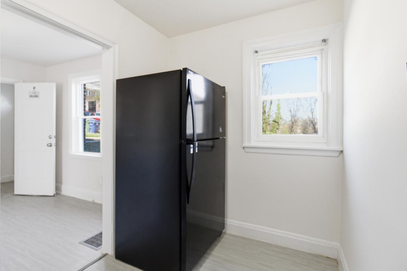 Welcome to this well-maintained home conveniently located in Baltimore – image 9