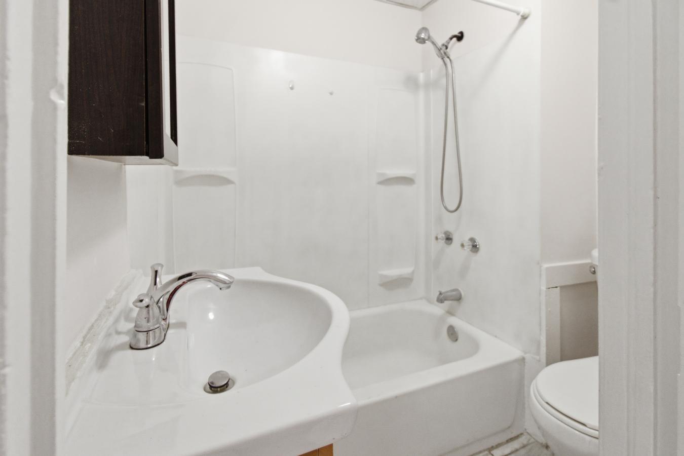 Welcome to this well-maintained home conveniently located in Baltimore – image 7