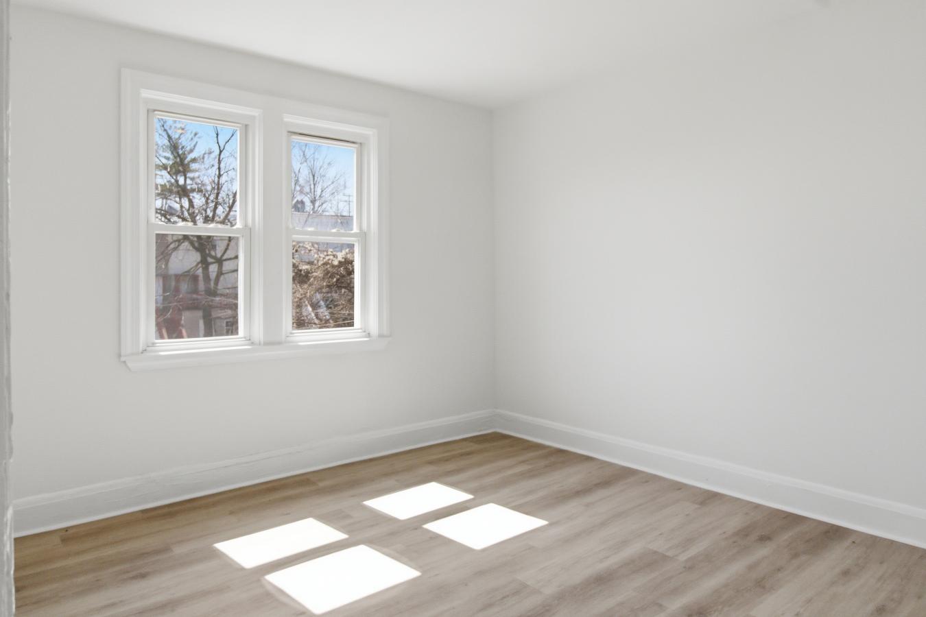 Welcome to this well-maintained home conveniently located in Baltimore – image 19