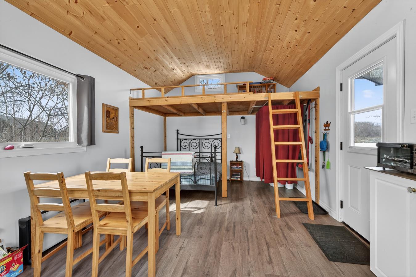 3855 Hideaway Lane, Battersea, Frontenac, K0H 1H0, Canada, 3 Bedrooms Bedrooms, ,2 BathroomsBathrooms,Residential,For Sale,3855 Hideaway Lane,X13511150