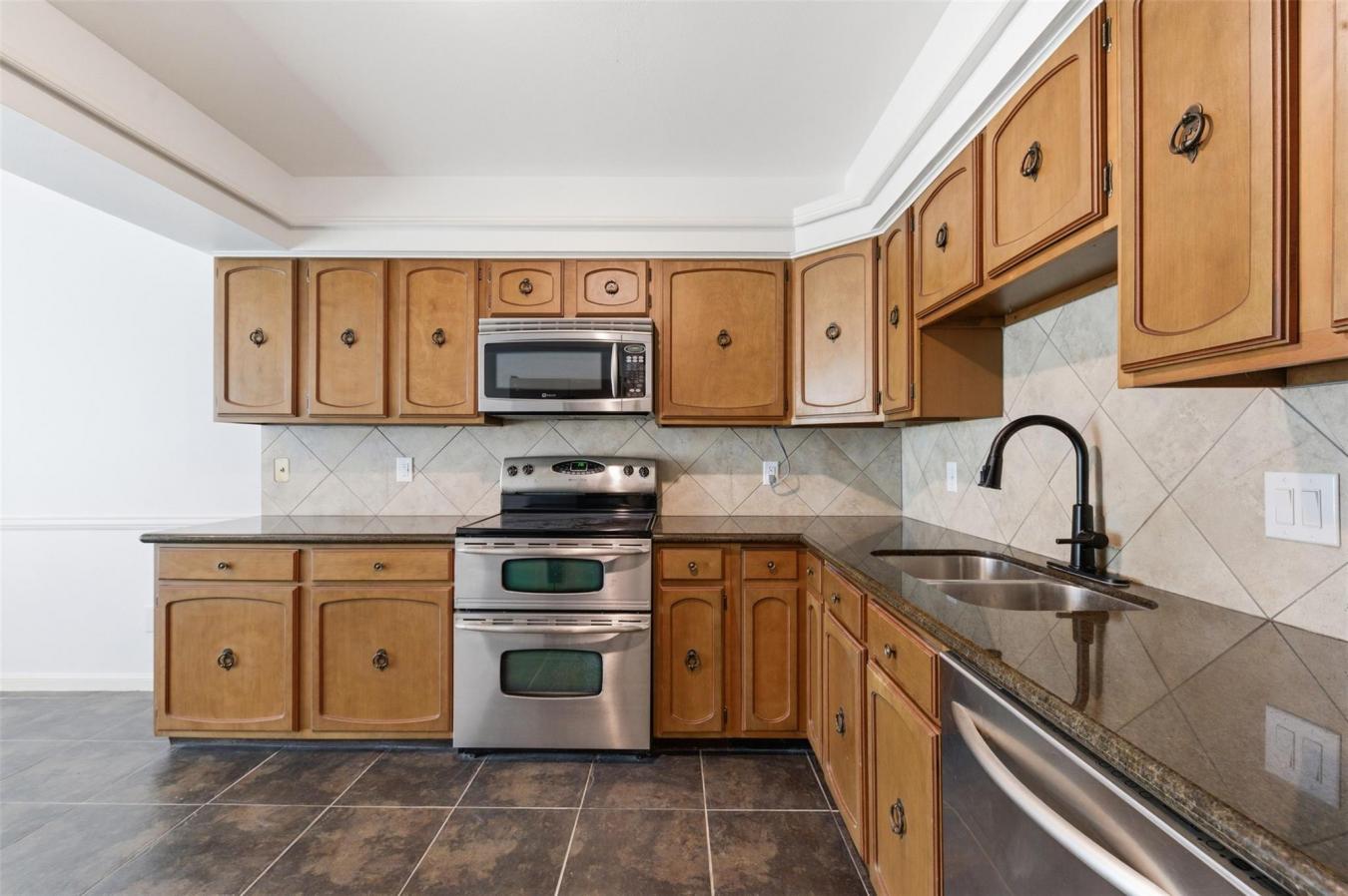 8614 Oakford Drive, Houston, Harris, 77024, United States, 2 Bedrooms Bedrooms, ,2 BathroomsBathrooms,Residential,For Sale,8614 Oakford Drive,225153